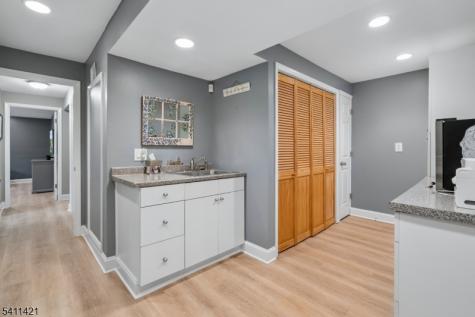 60 Edgemere Road Livingston NJ 07039