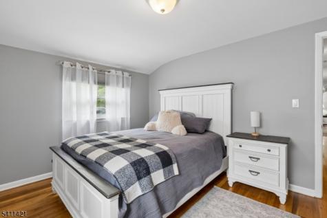 60 Edgemere Road Livingston NJ 07039