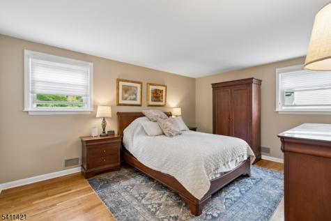 60 Edgemere Road Livingston NJ 07039