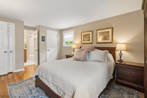60 Edgemere Road Livingston NJ 07039