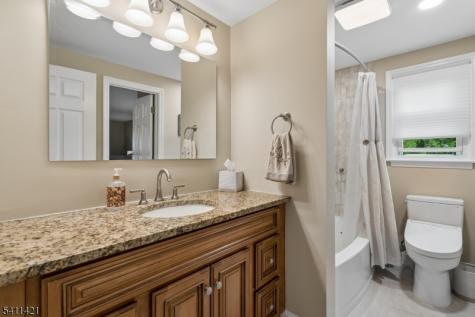 60 Edgemere Road Livingston NJ 07039