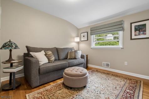 60 Edgemere Road Livingston NJ 07039