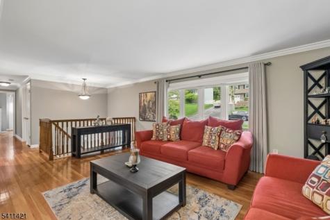 60 Edgemere Road Livingston NJ 07039
