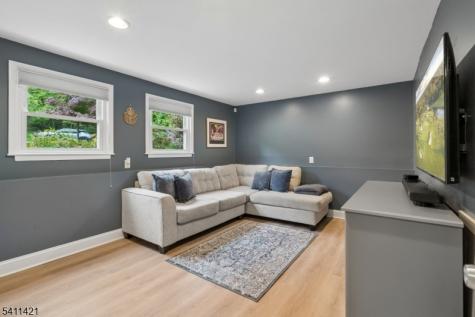 60 Edgemere Road Livingston NJ 07039