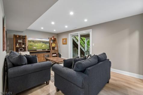 60 Edgemere Road Livingston NJ 07039