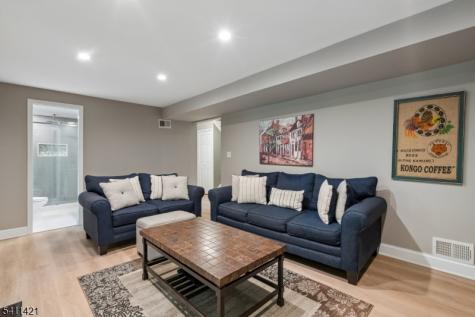60 Edgemere Road Livingston NJ 07039