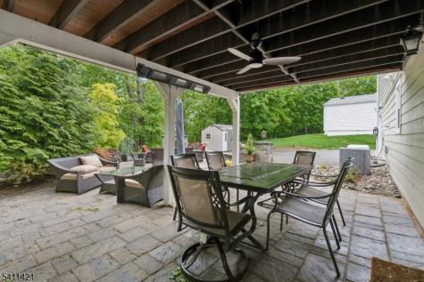 60 Edgemere Road Livingston NJ 07039