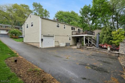 60 Edgemere Road Livingston NJ 07039