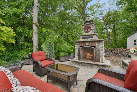 60 Edgemere Road Livingston NJ 07039