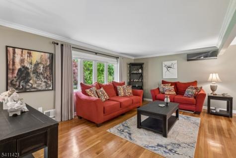 60 Edgemere Road Livingston NJ 07039