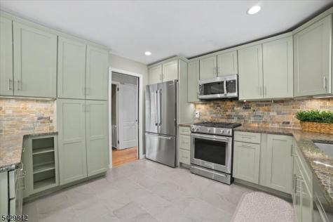 7 Molly Stark Drive Morris NJ 07960