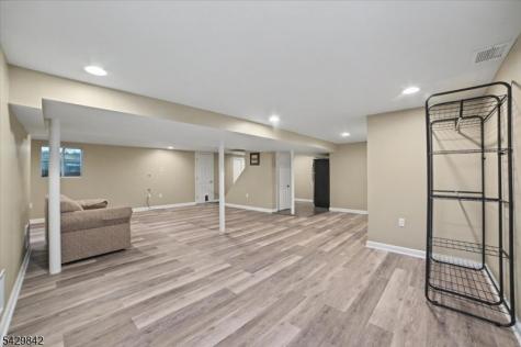 7 Molly Stark Drive Morris NJ 07960