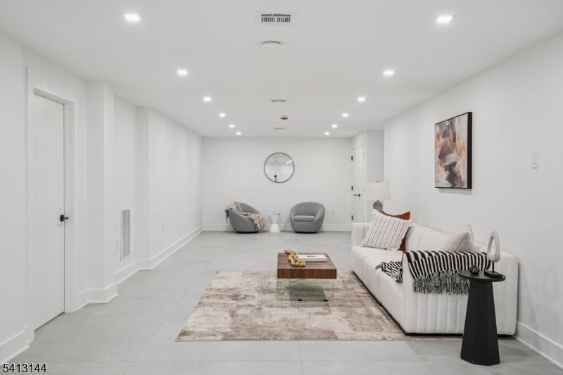 39 Billingsley Drive Livingston NJ 07039