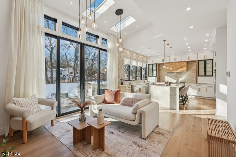 39 Billingsley Drive Livingston NJ 07039