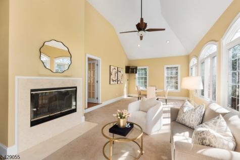 17 Carlisle Court Chester NJ 07930