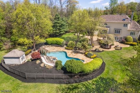 17 Carlisle Court Chester NJ 07930