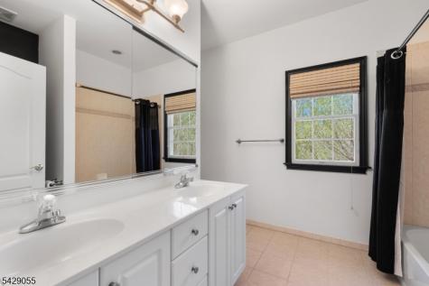 17 Carlisle Court Chester NJ 07930
