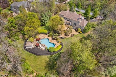 17 Carlisle Court Chester NJ 07930