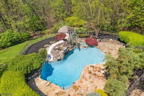 17 Carlisle Court Chester NJ 07930