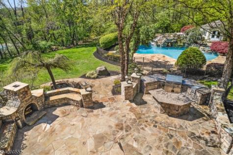17 Carlisle Court Chester NJ 07930