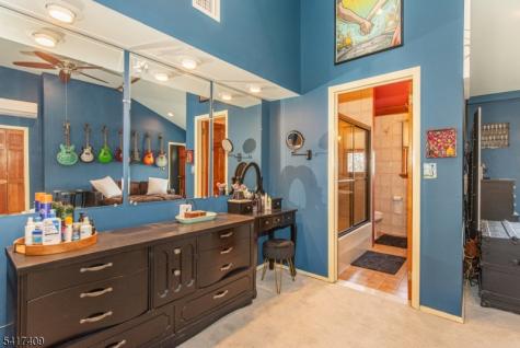 104 Lionshead Drive West Wayne NJ 07470