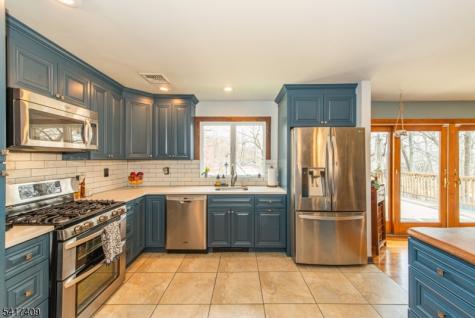 104 Lionshead Drive West Wayne NJ 07470