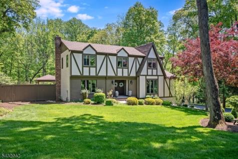 16 Farm Road Chester NJ 07930
