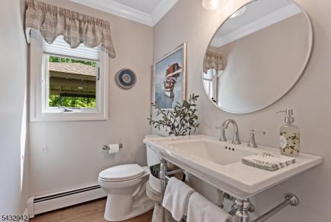 16 Farm Road Chester NJ 07930