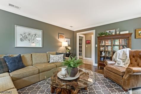 16 Farm Road Chester NJ 07930