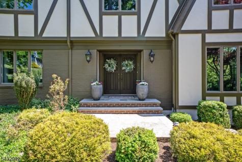 16 Farm Road Chester NJ 07930