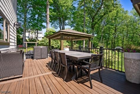 16 Farm Road Chester NJ 07930
