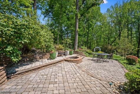 16 Farm Road Chester NJ 07930