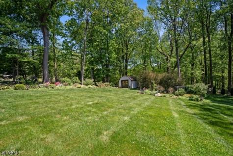 16 Farm Road Chester NJ 07930