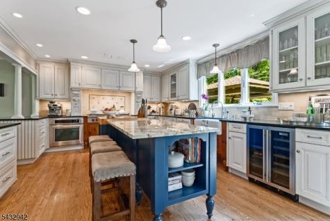 16 Farm Road Chester NJ 07930