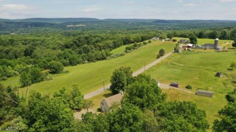 33 Dry Road Blairstown NJ 07825