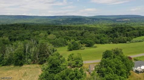 33 Dry Road Blairstown NJ 07825