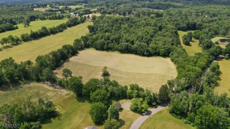 33 Dry Road Blairstown NJ 07825