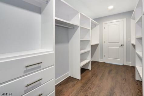 28 Bennington Road Livingston NJ 07039
