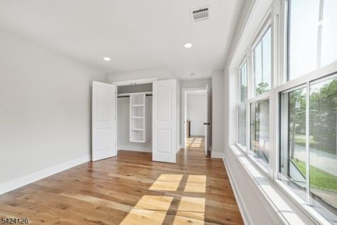 28 Bennington Road Livingston NJ 07039