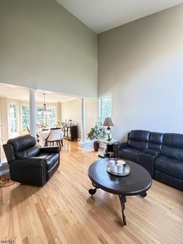 308 Stonehenge Drive Lopatcong NJ 08865