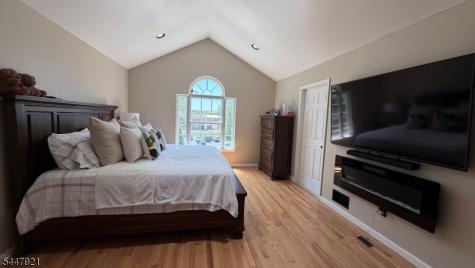 308 Stonehenge Drive Lopatcong NJ 08865