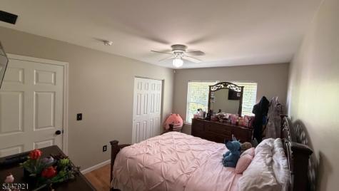 308 Stonehenge Drive Lopatcong NJ 08865