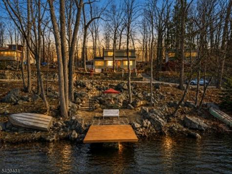 51 Lakeside Drive Vernon NJ 07422