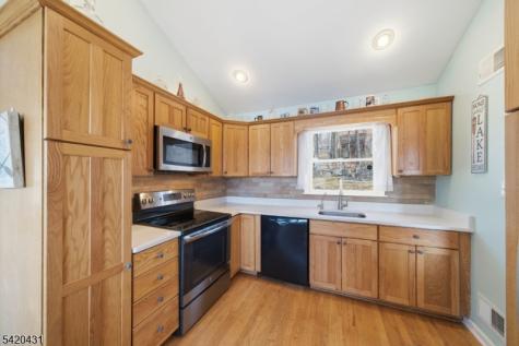 51 Lakeside Drive Vernon NJ 07422