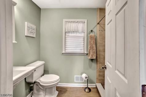 51 Lakeside Drive Vernon NJ 07422