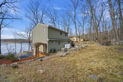 51 Lakeside Drive Vernon NJ 07422