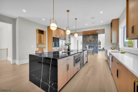 2 Barchester Way Westfield NJ 07090