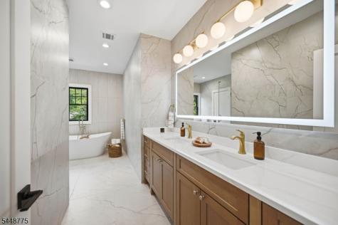 2 Barchester Way Westfield NJ 07090