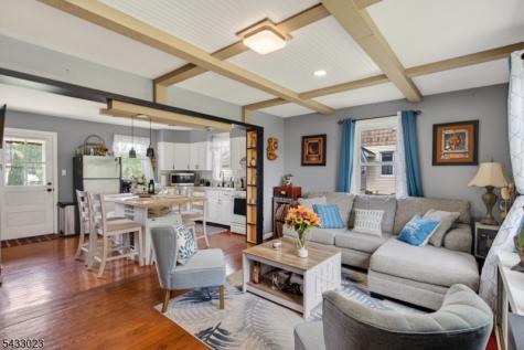 515 Lynda Road Lopatcong NJ 08865