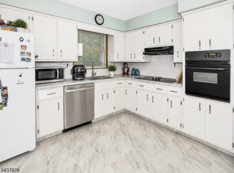9 Stoney Brook Lane Jefferson NJ 07438